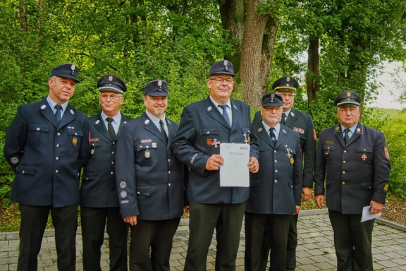 Verdienstkreuz Neubig.jpg